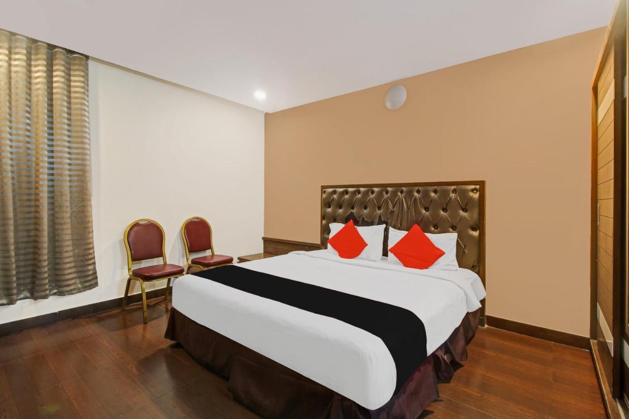 Capital O 82357 Hotel Surabhi Pride Trimulgherry Exterior foto