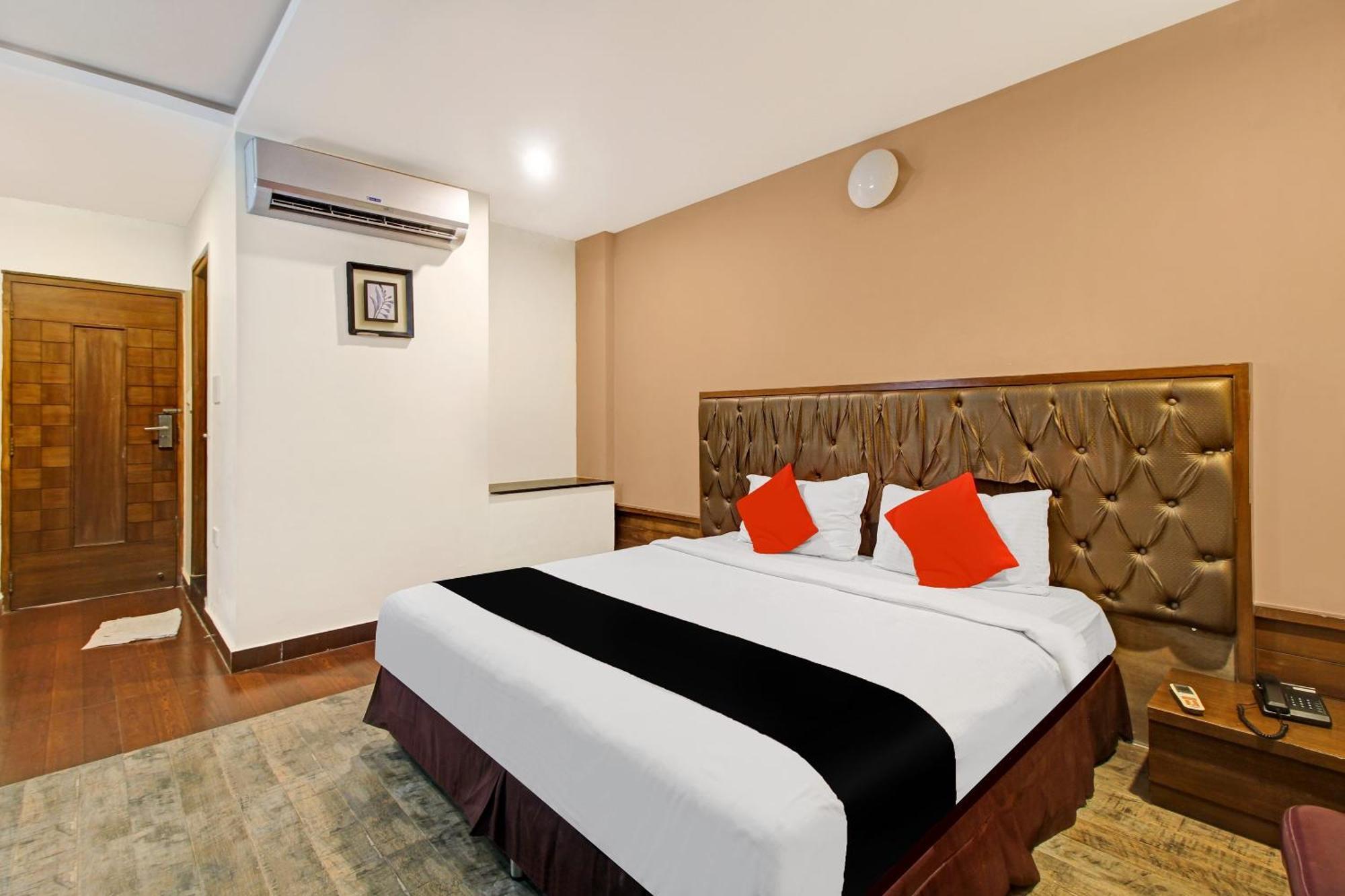Capital O 82357 Hotel Surabhi Pride Trimulgherry Exterior foto