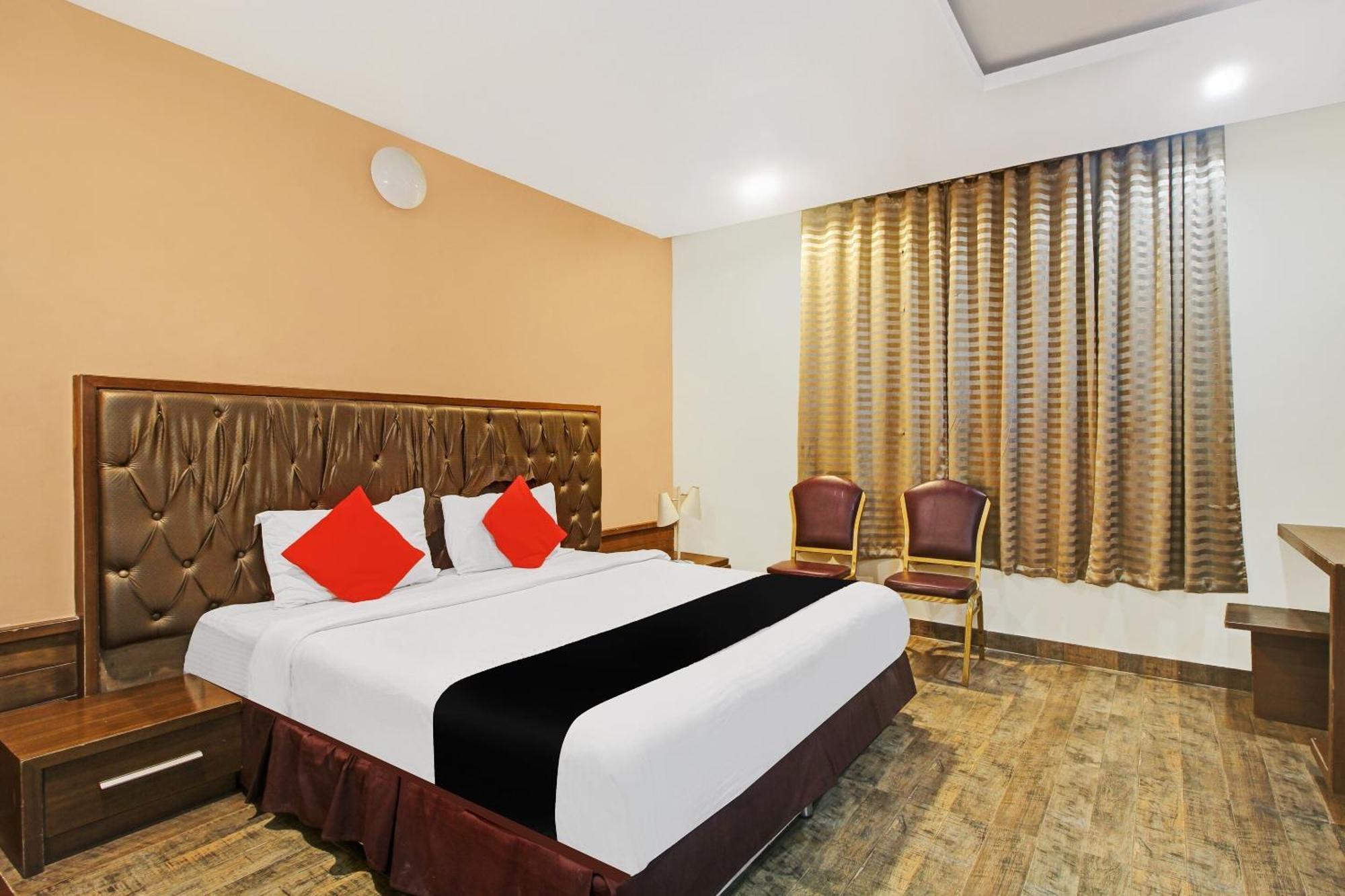 Capital O 82357 Hotel Surabhi Pride Trimulgherry Exterior foto