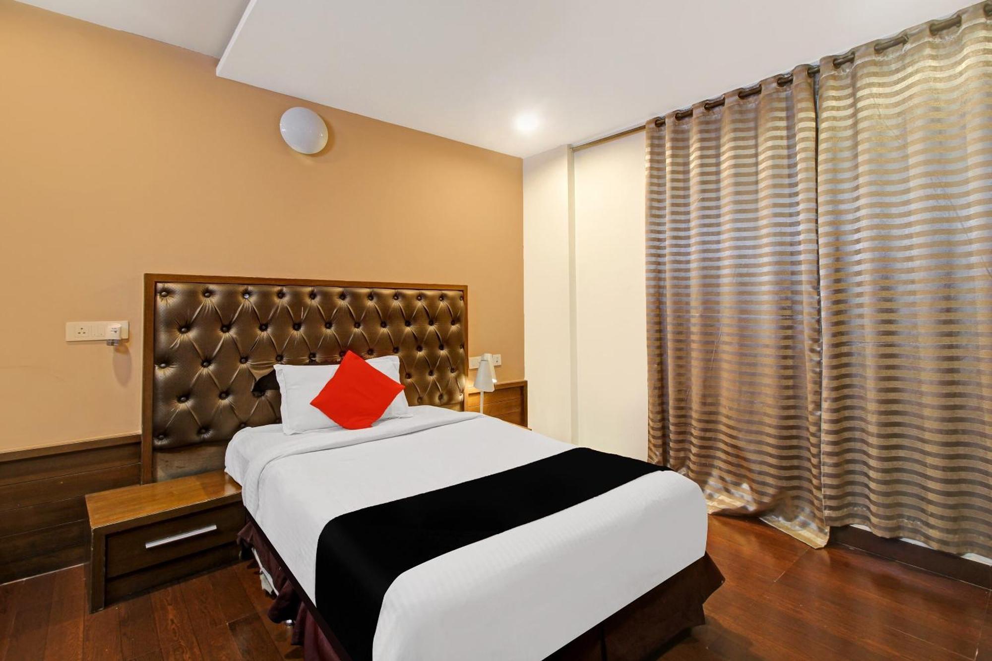 Capital O 82357 Hotel Surabhi Pride Trimulgherry Exterior foto
